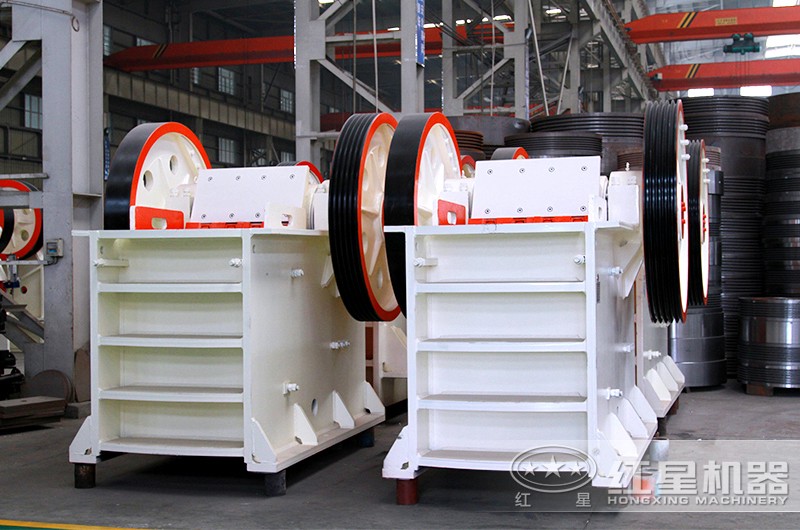 顎式破石機(jī)焊接機(jī)架結(jié)構(gòu)，牢固可靠